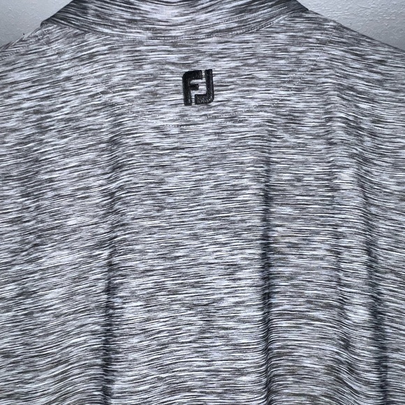 Nice new foot joy performance shirt - Picture 5 of 5